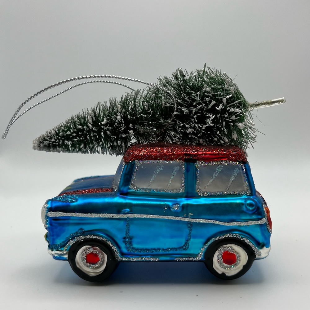 Car With Christmas tree On top